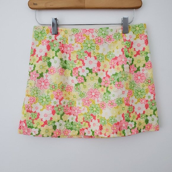 Lilly Pulitzer Dresses & Skirts - Lily Pulitzer mini skirt floral classic colors